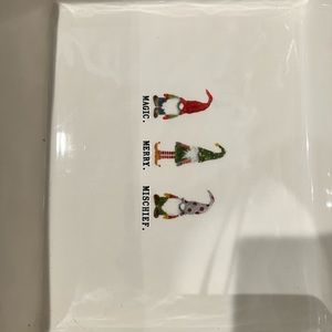 Rae Dunn Christmas dish